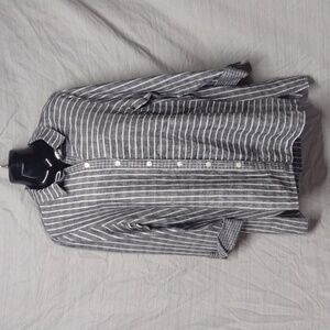 Habitat linen and cotton button down blouse mother of pearl buttons